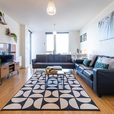 Stylish City Centre Apartment - Home From Home With Fully-Equipped Kitchen, Smart Tv, Netflix, Superfast Wifi, Free Parking, Self Check-In - By Brightleap Apartments Milton Keynes Buitenkant foto