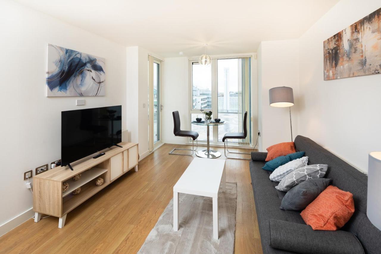 Stylish City Centre Apartment - Home From Home With Fully-Equipped Kitchen, Smart Tv, Netflix, Superfast Wifi, Free Parking, Self Check-In - By Brightleap Apartments Milton Keynes Buitenkant foto