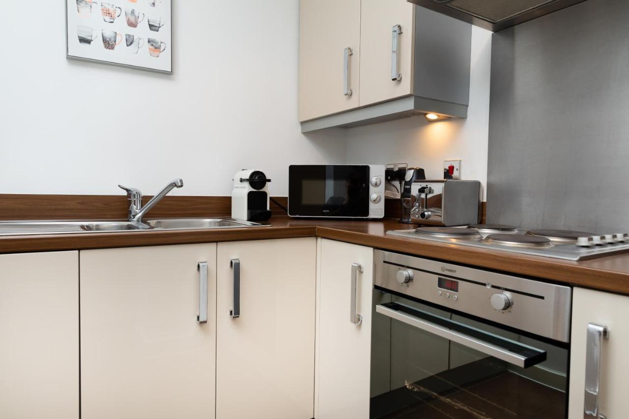 Stylish City Centre Apartment - Home From Home With Fully-Equipped Kitchen, Smart Tv, Netflix, Superfast Wifi, Free Parking, Self Check-In - By Brightleap Apartments Milton Keynes Buitenkant foto