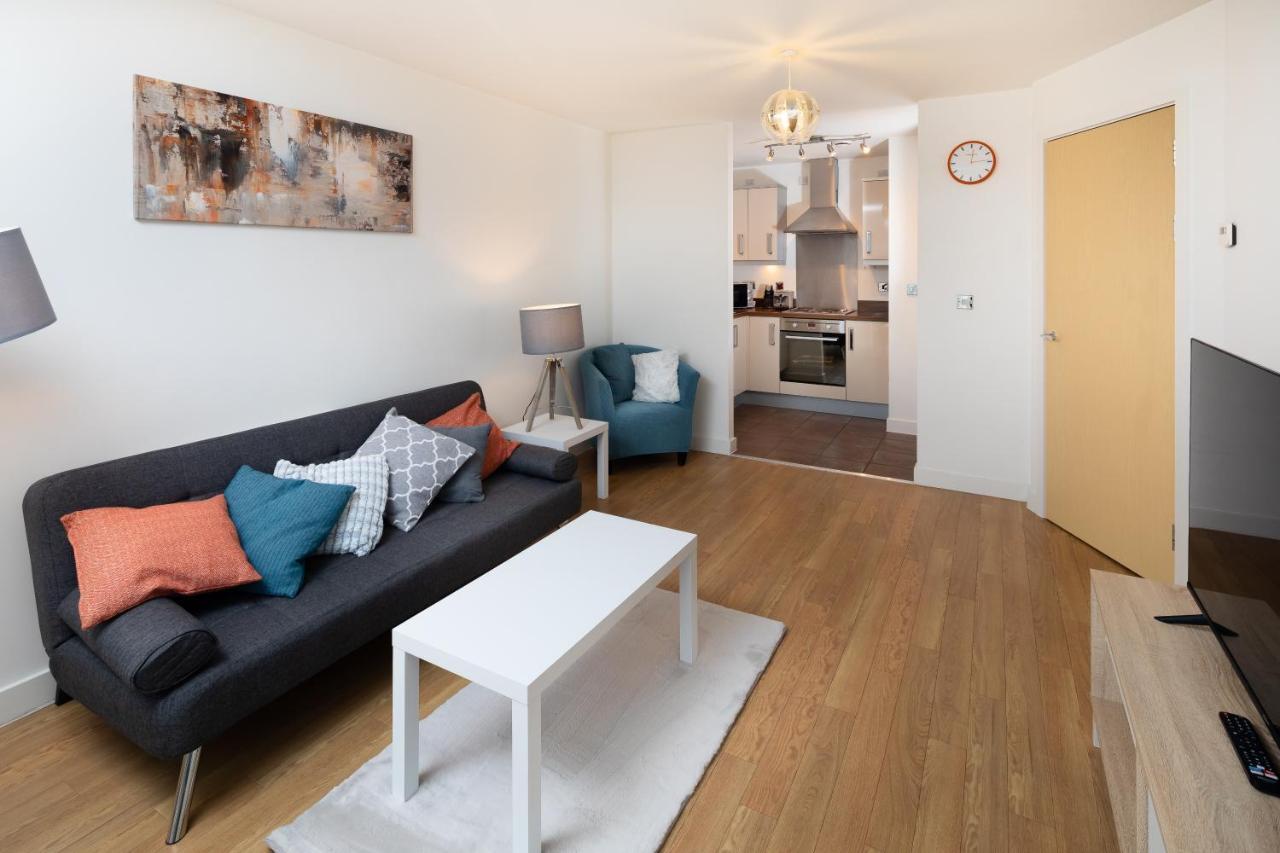 Stylish City Centre Apartment - Home From Home With Fully-Equipped Kitchen, Smart Tv, Netflix, Superfast Wifi, Free Parking, Self Check-In - By Brightleap Apartments Milton Keynes Buitenkant foto