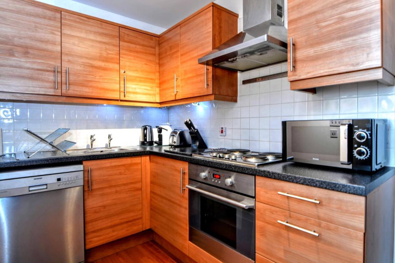 Stylish City Centre Apartment - Home From Home With Fully-Equipped Kitchen, Smart Tv, Netflix, Superfast Wifi, Free Parking, Self Check-In - By Brightleap Apartments Milton Keynes Buitenkant foto