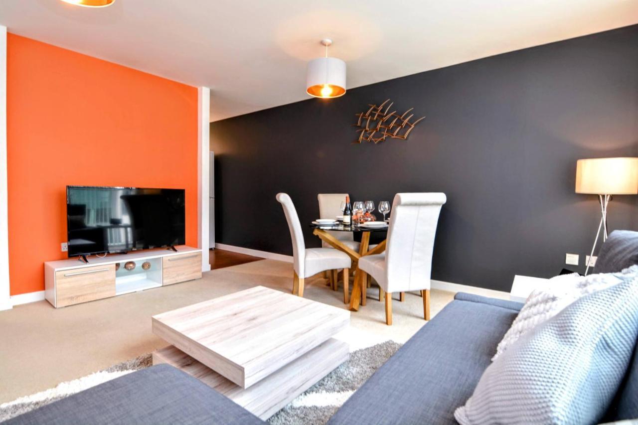 Stylish City Centre Apartment - Home From Home With Fully-Equipped Kitchen, Smart Tv, Netflix, Superfast Wifi, Free Parking, Self Check-In - By Brightleap Apartments Milton Keynes Buitenkant foto