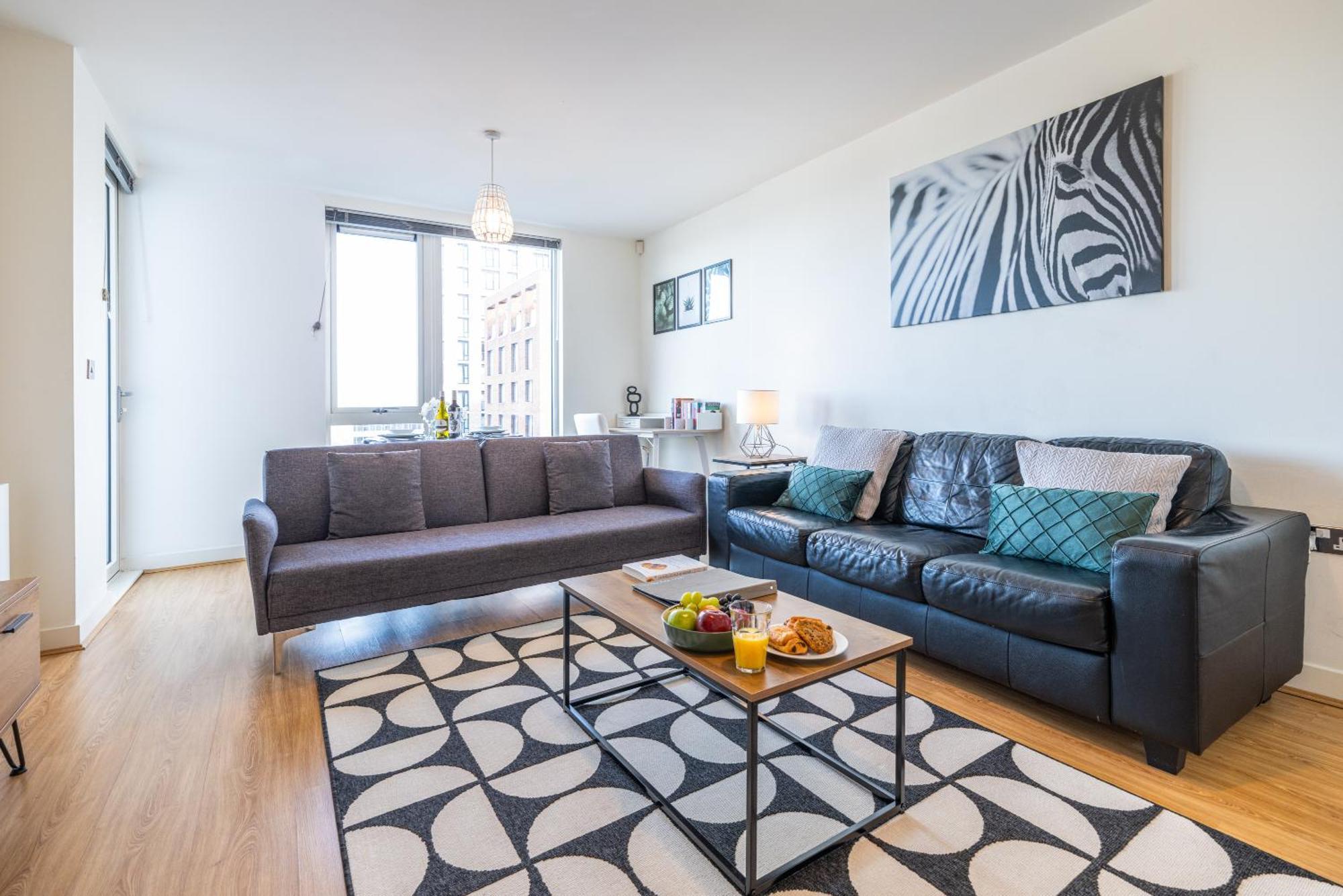 Stylish City Centre Apartment - Home From Home With Fully-Equipped Kitchen, Smart Tv, Netflix, Superfast Wifi, Free Parking, Self Check-In - By Brightleap Apartments Milton Keynes Buitenkant foto