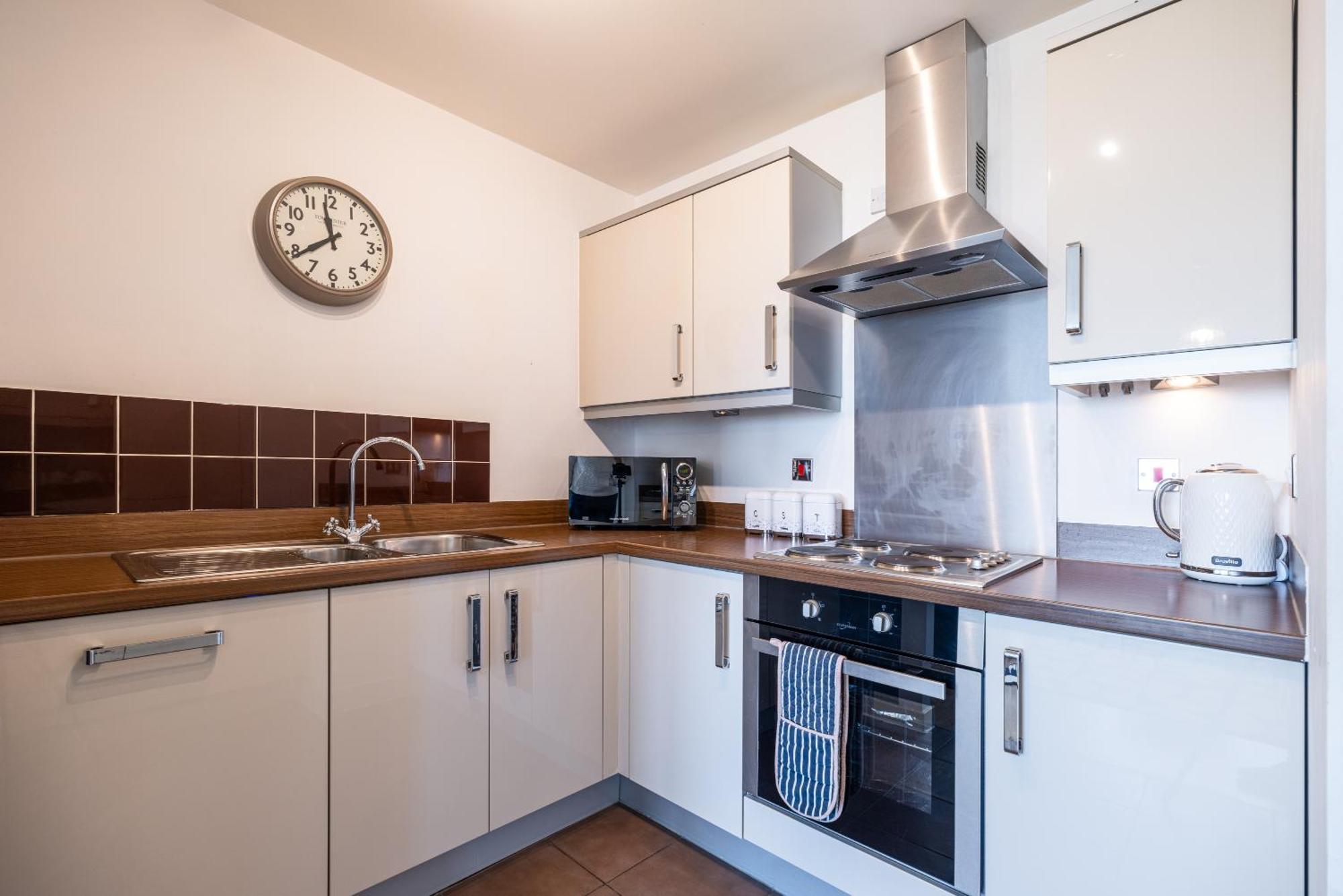 Stylish City Centre Apartment - Home From Home With Fully-Equipped Kitchen, Smart Tv, Netflix, Superfast Wifi, Free Parking, Self Check-In - By Brightleap Apartments Milton Keynes Buitenkant foto