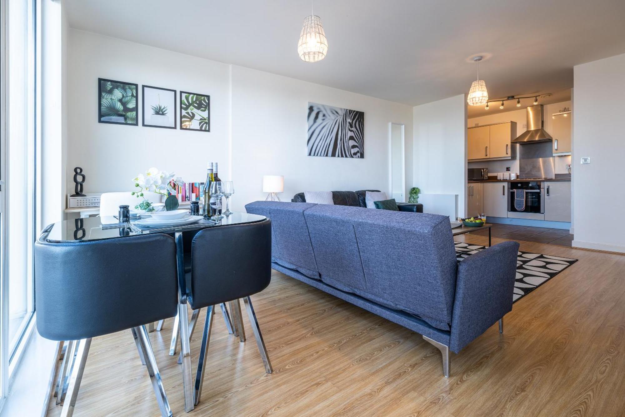 Stylish City Centre Apartment - Home From Home With Fully-Equipped Kitchen, Smart Tv, Netflix, Superfast Wifi, Free Parking, Self Check-In - By Brightleap Apartments Milton Keynes Buitenkant foto